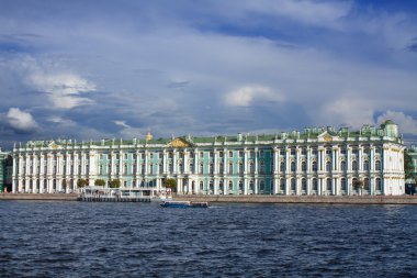 Neva Nehri 'nden Saint Petersburg' daki Kış Sarayı 'na bakın. Rusya