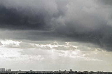 Tel Aviv ve Ramat Gan.