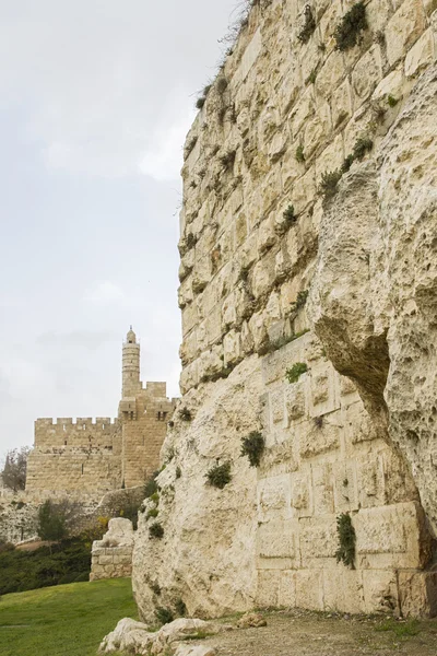 Verteidigungsmauer des antiken heiligen Jerusalem . — Stockfoto