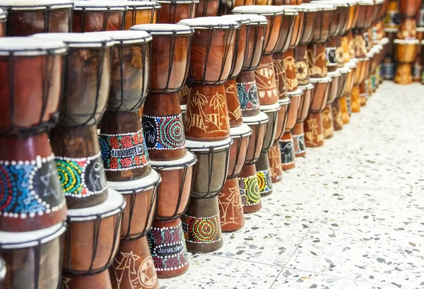 Arapça darbuka pazarı . — Stok fotoğraf