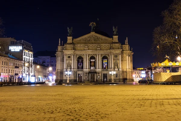 Lwowski Teatr Opery i Baletu w nocy, Ukraina — Zdjęcie stockowe