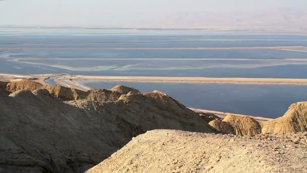 Красивое побережье Мертвого моря  . — стоковое видео