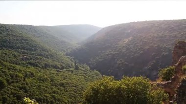 Montfort (Shtarkenberg) harap Haçlı kalesidir. İsrail.