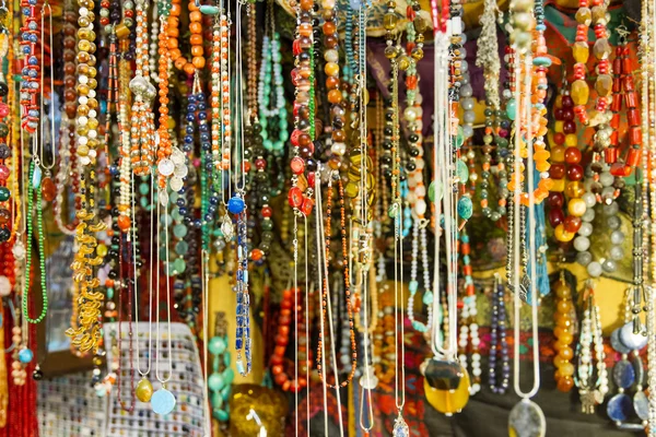 Souvenirs shop in Arab quarter . — Stock Photo, Image