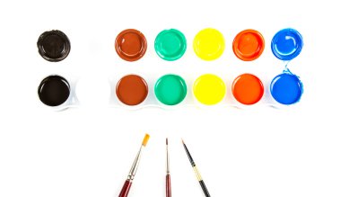 Boya fırçaları ve boya .