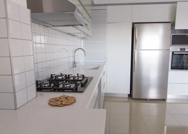 Cocina blanca moderna  . — Foto de Stock