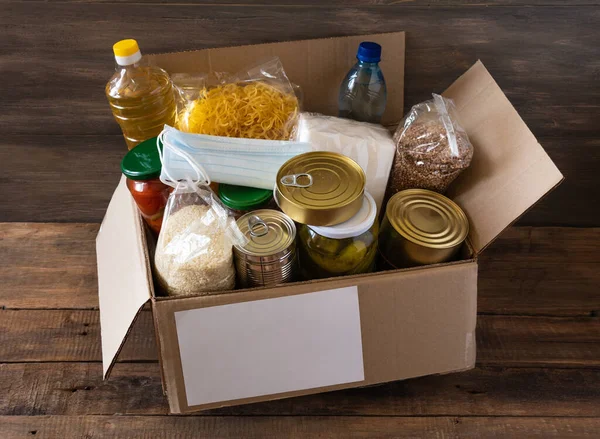 Caixa Com Estoque Alimentos Caixa Papelão Com Manteiga Alimentos Enlatados — Fotografia de Stock