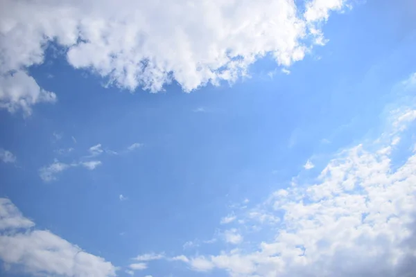 Gyönyörű Kék Felhők Háttér Égbolt Felhőkkel Időjárás Természet Felhők Kék — Stock Fotó