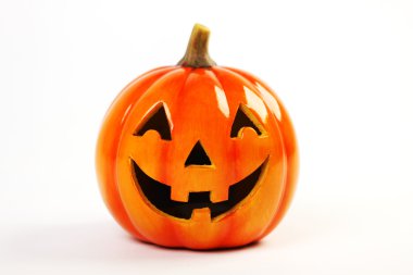 Cadılar Bayramı Balkabağı beyaz zemin üzerinde duran