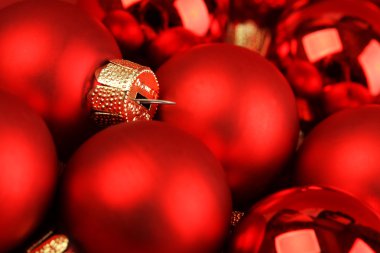 arka plan kırmızı grup Noel topları - yatay