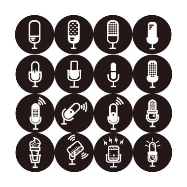 Beyaz mikrofon silueti - yayın veya podcast için ışık ve bağlantı işareti içeren mikrofon seti - siluet mikrofon seti logosu veya simgesi siyah daire üzerinde izole edildi