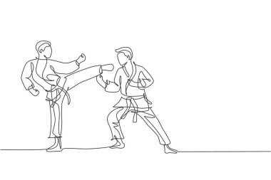 İki yetenekli Karateka askerinin dövüş için dövüş pozisyonu dojo spor salonunda durmaksızın çizdiği bir çizgi. Dövüş sporlarında ustalaşmak. Dinamik tek çizgi çizimi tasarım vektörü illüstrasyonu