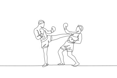 Spor salonunda şampiyonluk unvanı için dövüşen genç sporcu kickboksörlerin aralıksız çizdiği tek çizgi. Dövüş müsabakası kickboks sporu kavramı. Bir satır çizimi tasarım vektörü illüstrasyonu