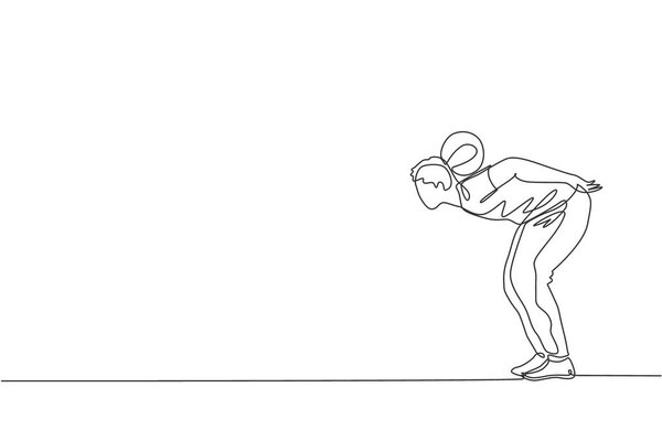 Один сплошной рисунок линии молодой спортсмен футбольный фристайл практика провести мяч с затылком на улице. Футбольный фристайл. Динамическая иллюстрация вектора рисунка одной линии