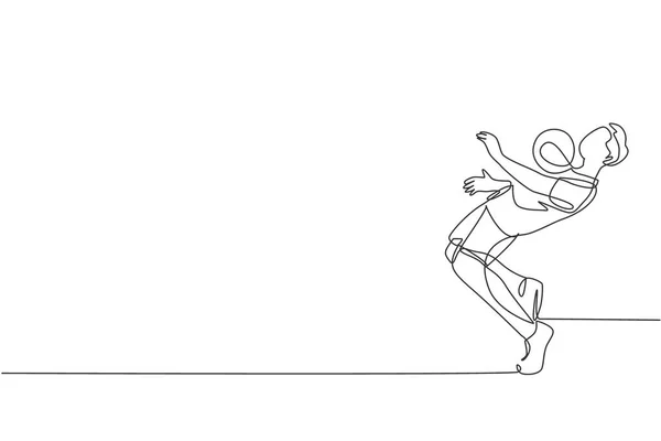 在城市正方形的平面图上 一行画着年轻快乐男子表演足球自由泳的单行画笔 用胸部托住球 足球自由人运动的概念 连续直线绘图设计 — 图库矢量图片