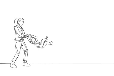 Genç annenin evde oğluyla oynarken, evde sallanırken ve kaldırırken, ebeveynlik yaparken sürekli çizdiği tek çizgi. Aile ebeveynliği konsepti. Bir satır tasarım vektörü çizimi grafiği