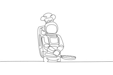 Astronot şefi tavayla lezzetli yemekler pişirirken aralıksız bir çizgi. Uzay lokantası konsepti üzerine sağlıklı yemek menüsü. Dinamik tek çizgi grafik tasarım vektörü illüstrasyonu