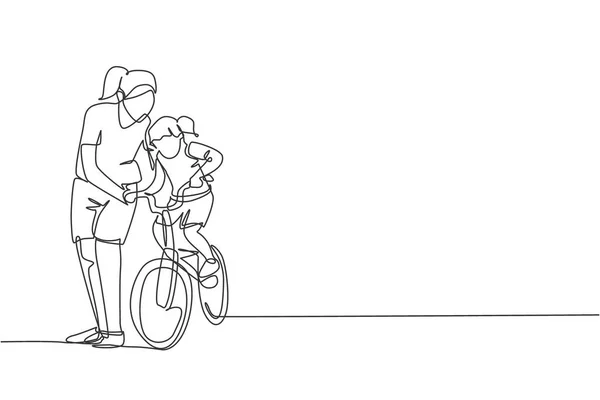 Dessin Continu Jeune Mère Aide Fille Apprendre Faire Vélo Campagne — Image vectorielle