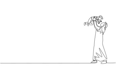 Genç ve mutlu İslami babanın sürekli çizdiği çizgi oğlunu havaya kaldırıyor. Müslüman mutlu aile ebeveynliği kavramı. Dinamik tek çizgi çizimi tasarım vektörü illüstrasyonu