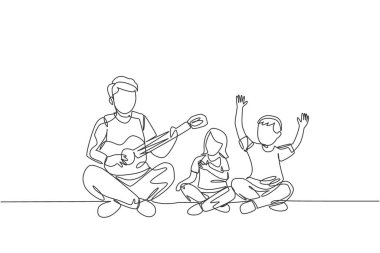Genç ve neşeli bir babanın evde çocuklarla gitar çalıp şarkı söylediği bir çizgi. Mutlu aile ebeveynliği kavramı. Dinamik tek çizgi çizimi tasarım vektörü illüstrasyonu