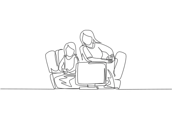一张年轻母亲和女儿坐在沙发上 在家里一起玩电子游戏的连续线条画 快乐父母的概念 动态单行绘图设计矢量说明 — 图库矢量图片