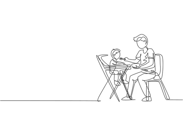 单直线画的年轻爸爸喂他的儿子吃饭谁坐在婴儿餐椅 快乐的养育 关爱家庭的概念 趋势单行绘图设计矢量插图 — 图库矢量图片