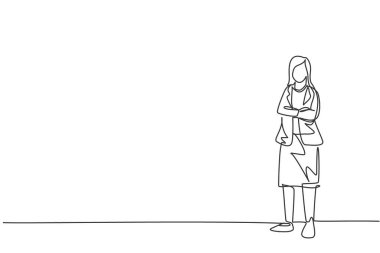Ayakta duran ve kollarını göğsünde kavuşturan zeki bir iş kadınının tek bir çizimi. İşletme finans büyümesi minimum konsept. Modern sürekli çizgi çizimi tasarım grafik vektör çizimi