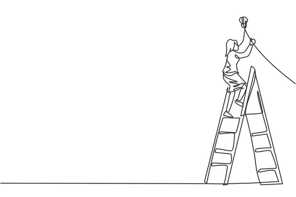 若い女性起業家の継続的な1行の描画ランプを修正するためにはしごを登る 成功のビジネスマネージャーのミニマリストコンセプト トレンドシングルラインドローデザインベクトルグラフィックイラスト — ストックベクタ