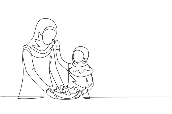 Single Continuous Line Drawing Arabian Mother Feeds Her Daughter Food — Image vectorielle