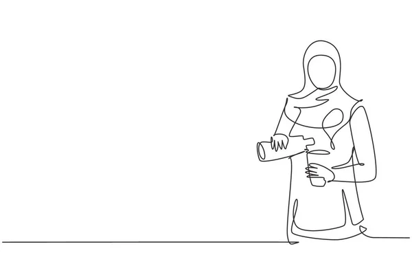 Continuous One Line Drawing Beautiful Arabian Woman Pouring Orange Juice — Vetor de Stock