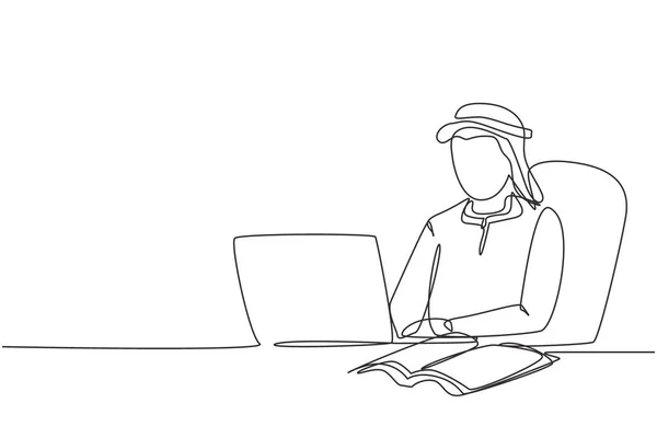 Single One Line Drawing Arabian Man Studying Laptop Open Book — Vettoriale Stock