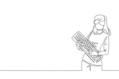 İnekler gibi giyinmiş, elinde gitar çalar gibi bir bilgisayar klavyesi tutan bir kadın çiziyor. Çok meşgulüm. Gitarla kafayı bozmuş. İnek Gururu Günü. Tek çizgi çizimi tasarım vektör çizimi