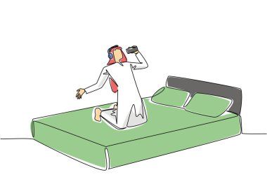 Sürekli bir çizgi çizen Arap adam kulaklık takıyor ve şarkı söylerken akıllı telefonu mikrofon olarak tutuyor. Solo konser gibi. Solcu. Ulusal Şarkı Söyleme Günü. Tek çizgi çizimi tasarım vektör çizimi