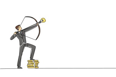 Devamlı bir çizgi halinde, ampul uçlu bir işadamı okçuluğu, bir ayağı bozuk para yığınının üzerinde dinlenen bir ok çiziyor. Amacım kâr etmek. Ulusal Yaratıcılık Günü. Tek çizgi çizimi tasarım vektör çizimi