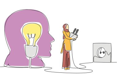 Tek sıra çizen Arap kadın, baş siluetinin önünde duruyor ve kabloyu yuvaya bağlıyor. Zihni şarj et. Ulusal Yaratıcılık Günü 'nde sorunları çözeceğiz. Devamlı çizgi tasarımı grafik çizimi