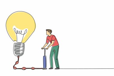 Tek sıra halinde, sıradan giysiler içinde bir adam hortumda büyük bir ampul ve hava kabarcığı pompalıyor. Yaratıcı düşünmeyi teşvik et. Ulusal Yaratıcılık Günü. Devamlı çizgi tasarımı grafik çizimi