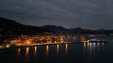 Salerno limanının insansız hava görüntüsü. Yüksek kalite fotoğraf