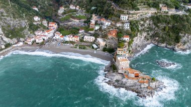 Erchie 'nin hava görüntüsü Amalfi Sahil Köyü' nde. Yüksek kalite fotoğraf