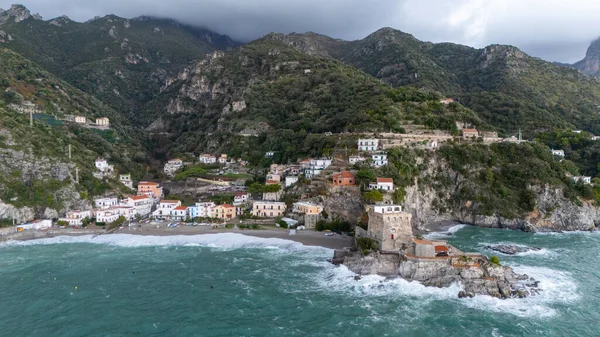 Erchie 'nin hava görüntüsü Amalfi Sahil Köyü' nde. Yüksek kalite fotoğraf