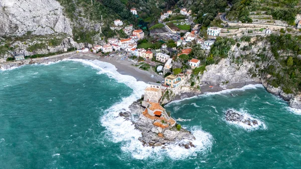 Erchie 'nin hava görüntüsü Amalfi Sahil Köyü' nde. Yüksek kalite fotoğraf