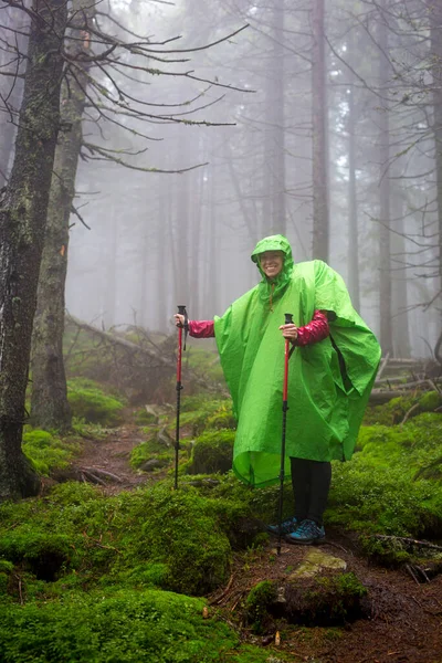 Young Girl Tourist Foggy Forest Mountains Hiker Waterproof Gear Backpack — Stock Photo, Image