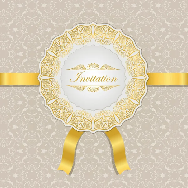 Elegante tarjeta de invitación de crema decorativa con adorno de oro un — Vector de stock