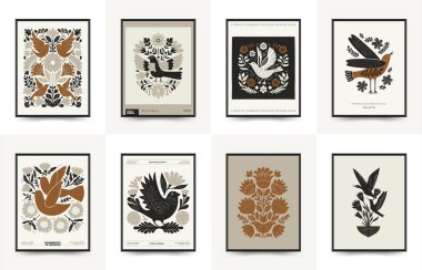 Folk süslü mistik İskandinav linokesim kuşları. Dekoratif baskılar için minimalist posterler