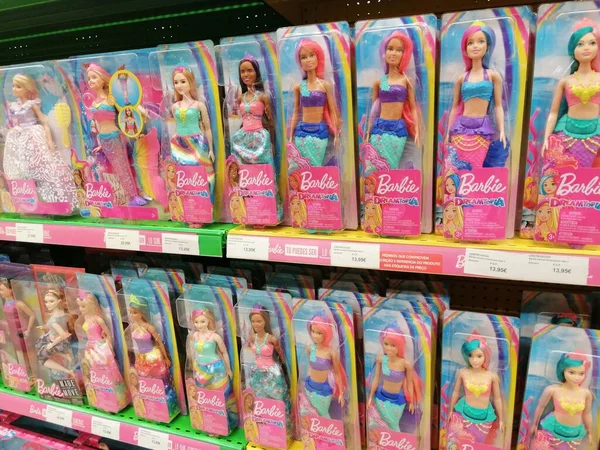 Алгарве Портимао Португалия Около 2020 Год Куклы Барби Продажи Полках — стоковое фото