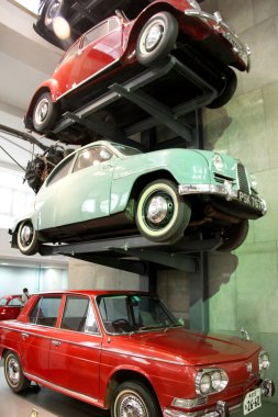 Yığılmış arabalar