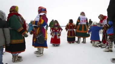 Kar-Nat, Rusya-22 Şubat 2016: Ulusal gün tatil Ren geyiği çobanları Yamal Yarımadası, fabrika Kar-Nat, 22 Şubat 2016