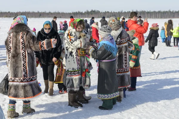 Tarko-Sale, Russia - April 2, 2016: National holiday of indigenous inhabitants on Yamal "Reindeer Herder's Day", Tarko-Sale, 2 April 2016 — Stock Photo, Image