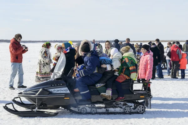 Tarko-Sale, Russia - April 2, 2016: National holiday of indigenous inhabitants on Yamal "Reindeer Herder's Day", Tarko-Sale, 2 April 2016 — Stock Photo, Image