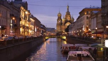 Dökülen kan, St. Petersburg, Saint-Petersburg hızlandırılmış fotoğrafçılık Griboyedov kanal ve Spassov görünümü