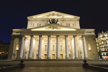 Büyük tiyatro gece görünümü